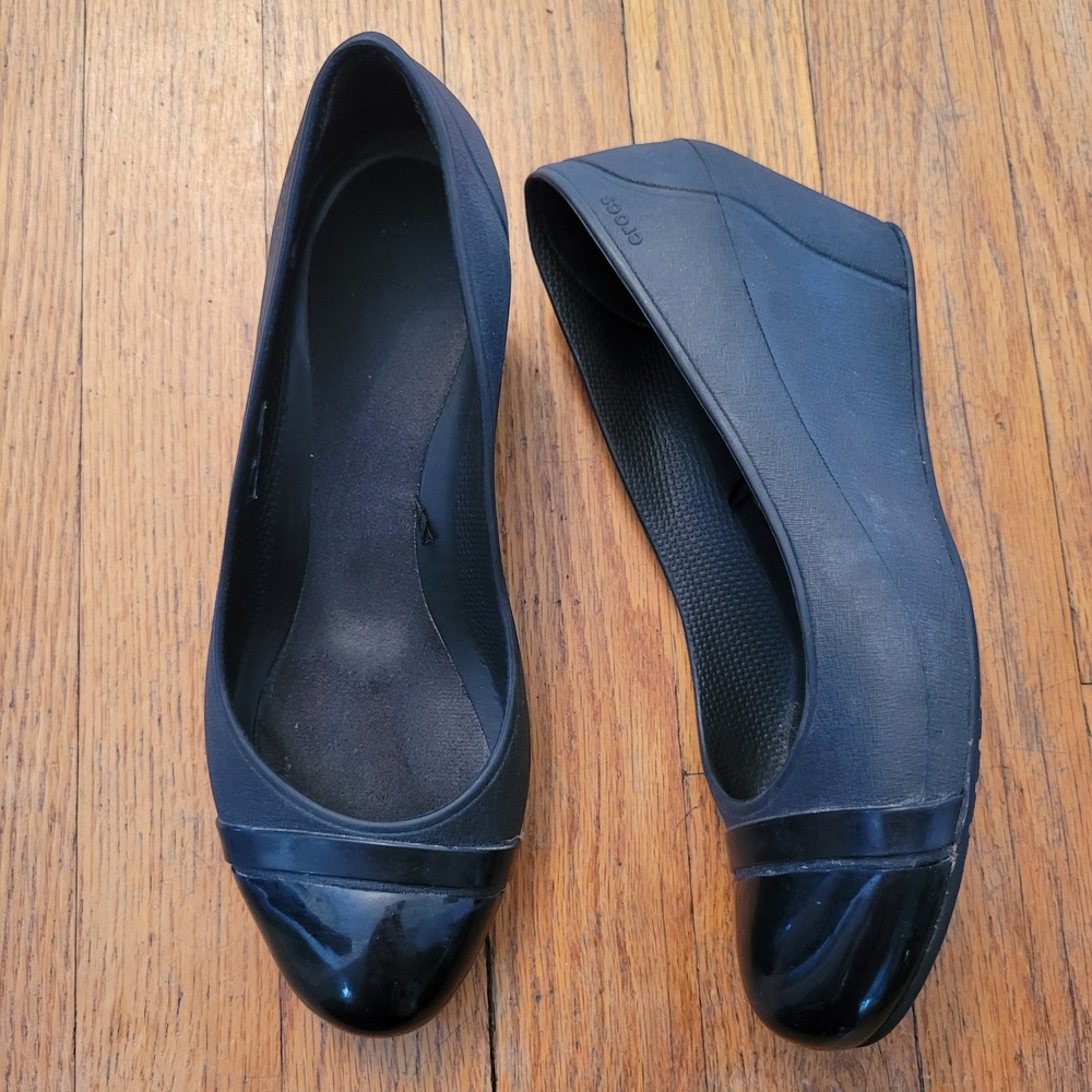 Crocs 6 Wedge Pumps Black Patent Cap Toe Rubber ALICE Comfort Neutral Whimsigoth